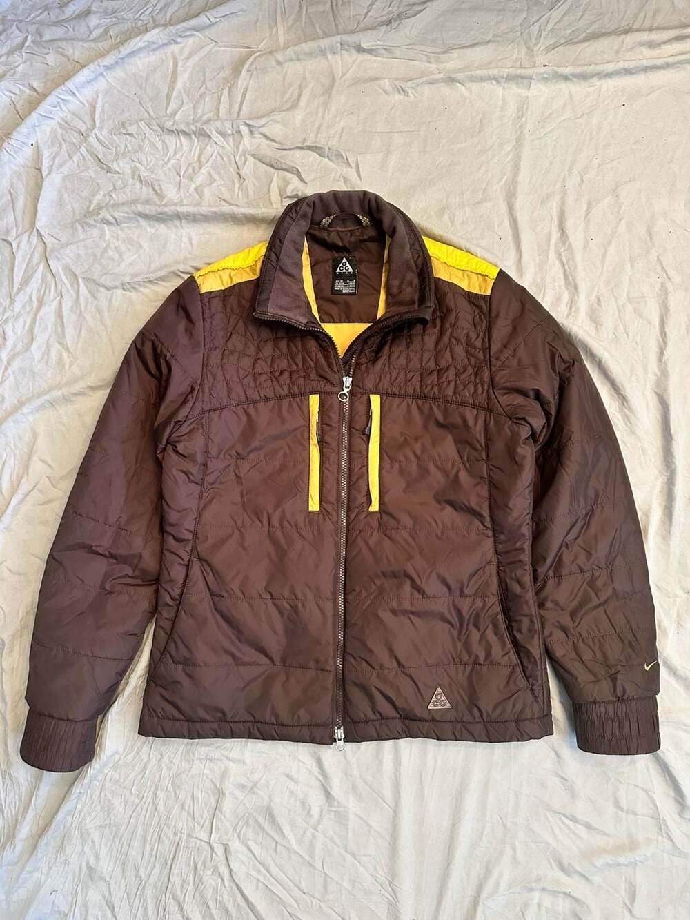 Nike ACG Quilted Puffer Jacket Brown Yellow Size M